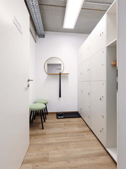 physio for motion Umkleide Physiotherapie
