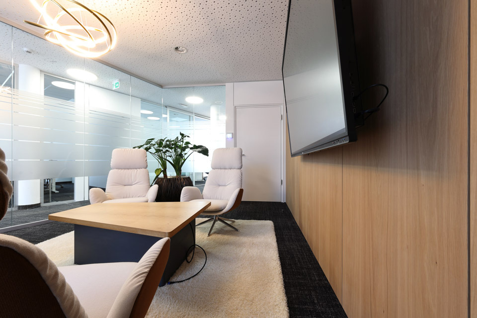 Volksbank Leimen Besprechung mit Lounge-Möbel