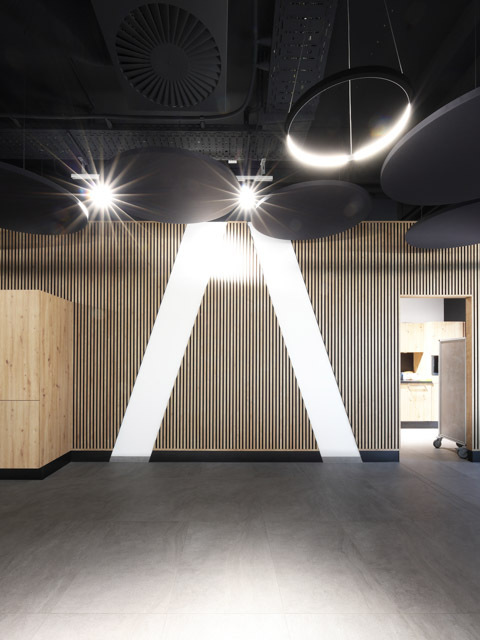 Avnet Wandverkleidung im Corperate Design