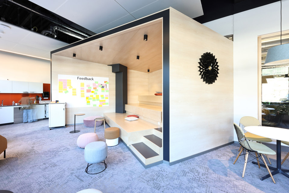 EndressHauser Sitztreppen Warten