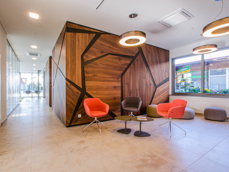 raiffeisenbank bankeinrichtung quer 1600x1200px